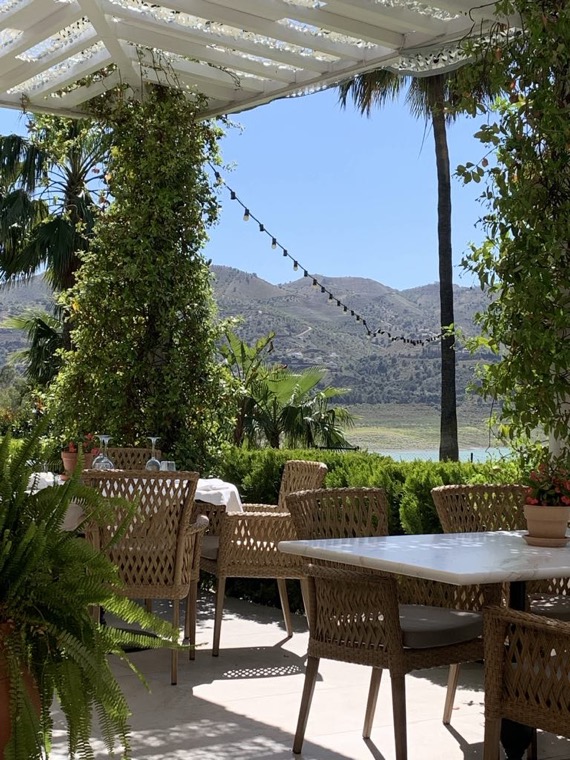 Hotel Vinuela med utsikt över sjön